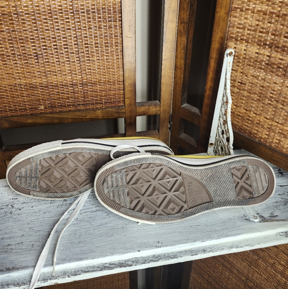 Yellow converse all star shoes - Picture 6 of 6